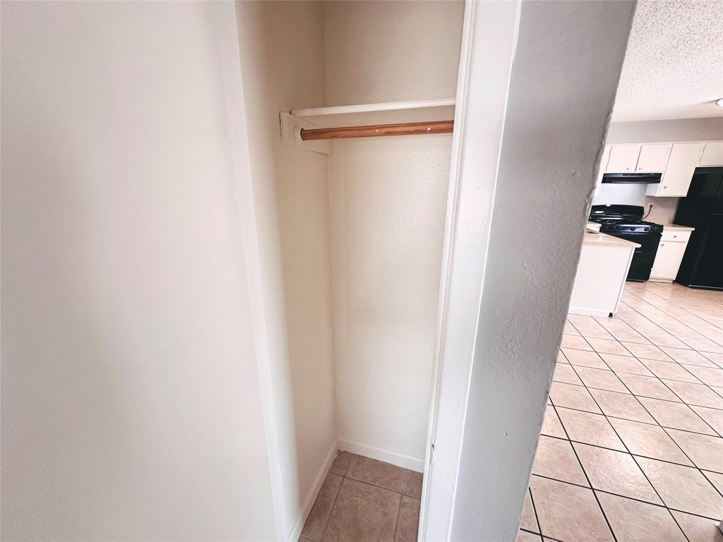9808 Roxanna Dr - Photo 22