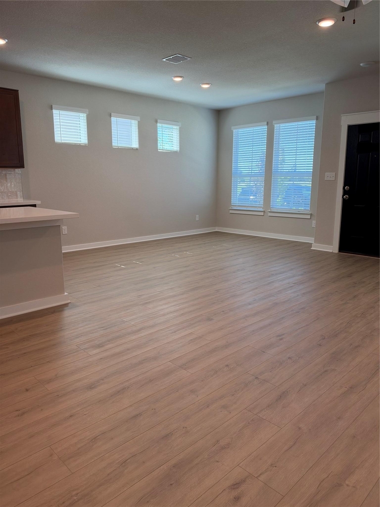 136 Hartson Dr - Photo 8
