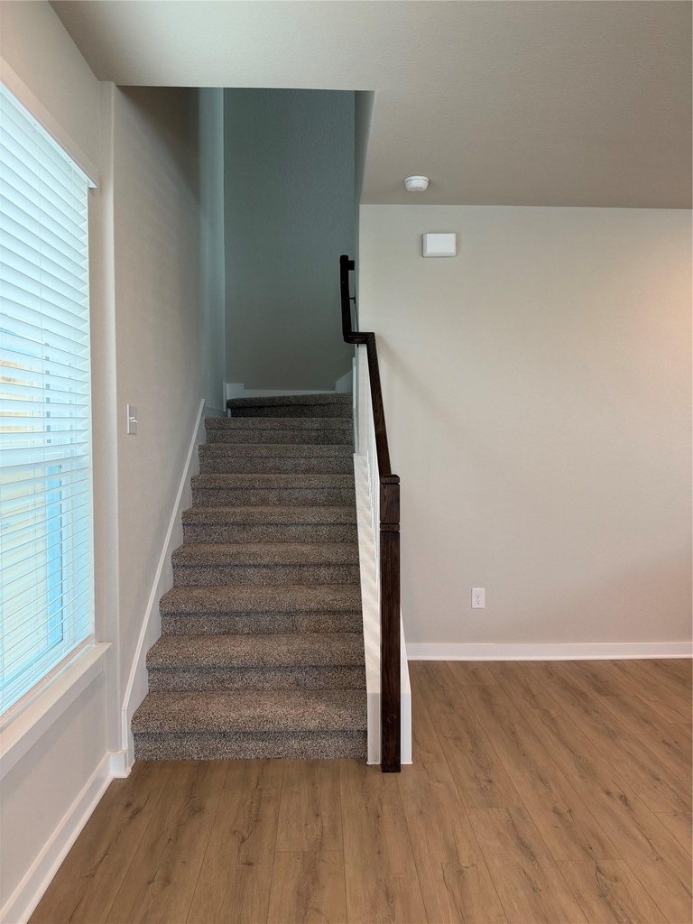136 Hartson Dr - Photo 9