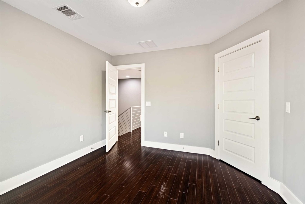 7302 Bennett Ave - Photo 12