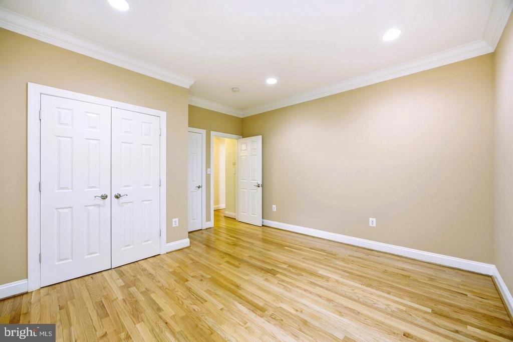 5818 Bradley Boulevard - Photo 15