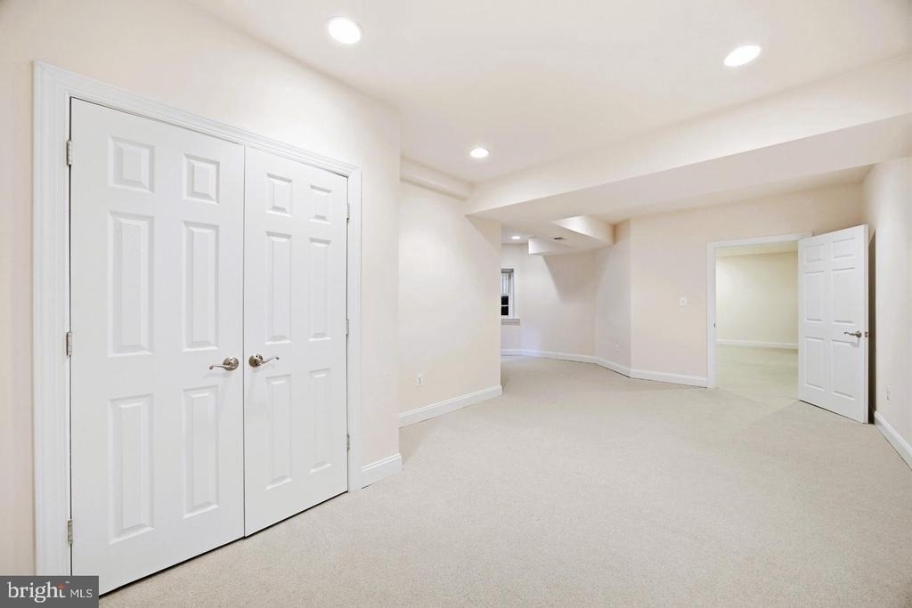 5818 Bradley Boulevard - Photo 50