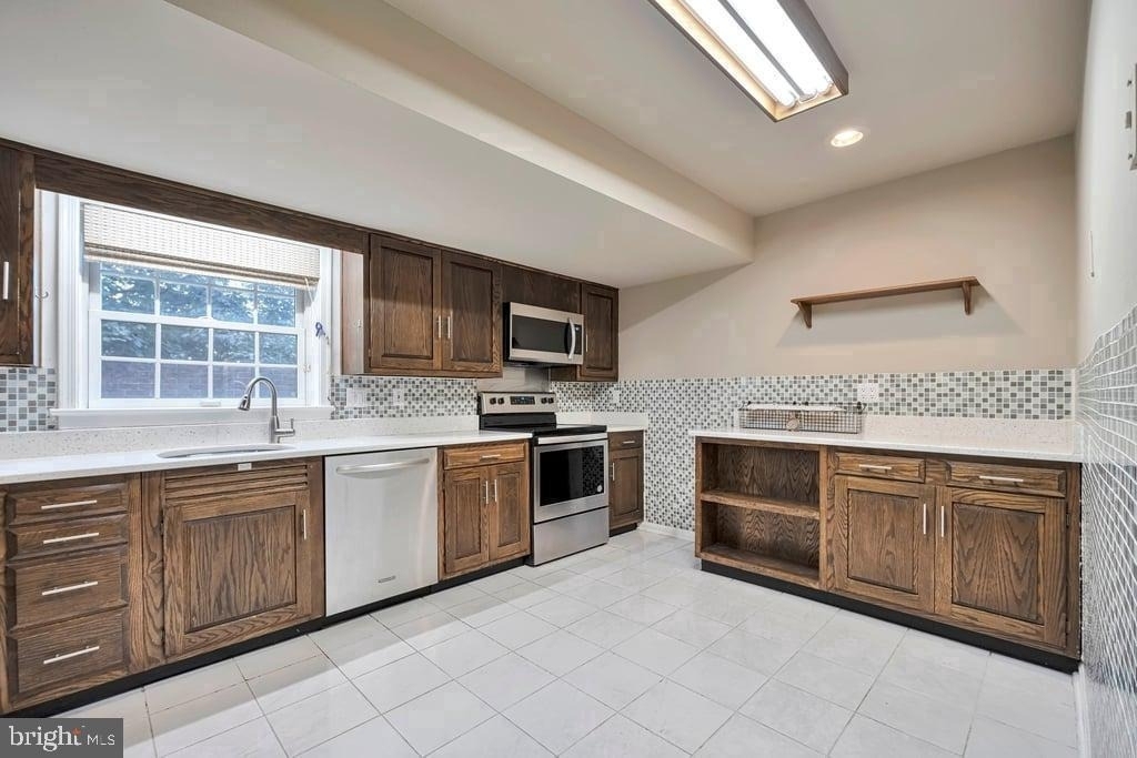 10917 Wickshire Way W - Photo 13