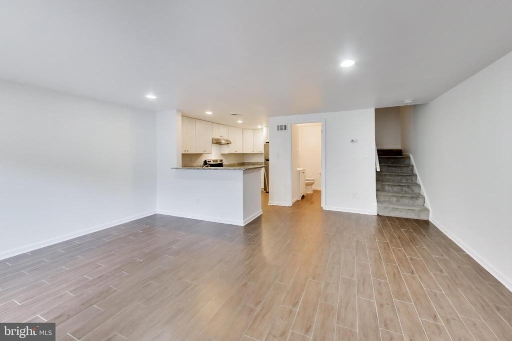 9391 Chadburn Place - Photo 8
