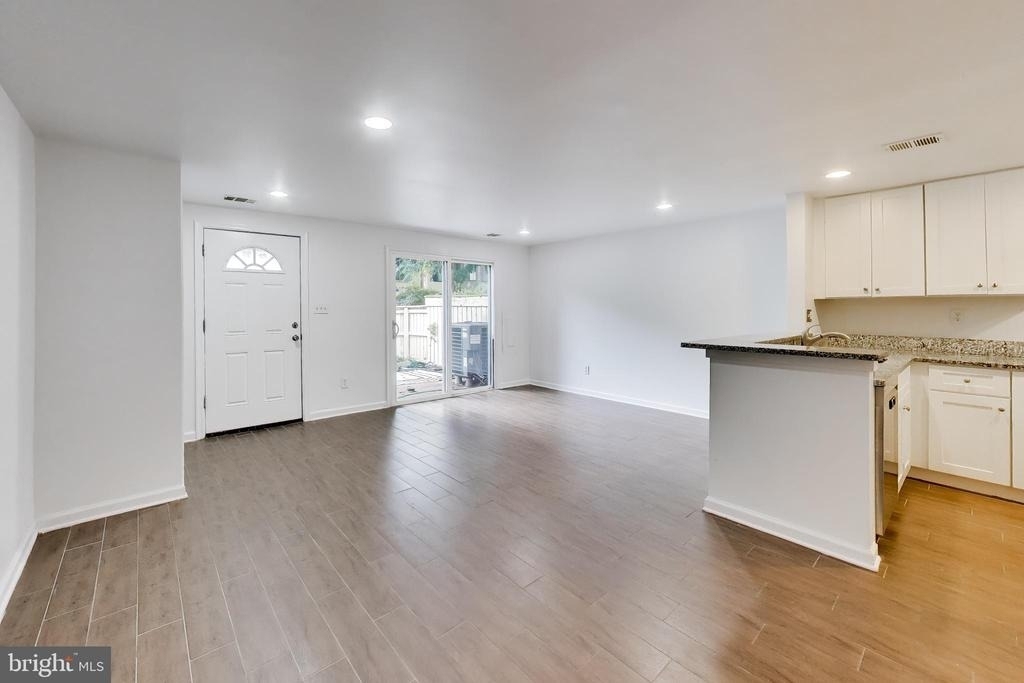 9391 Chadburn Place - Photo 6
