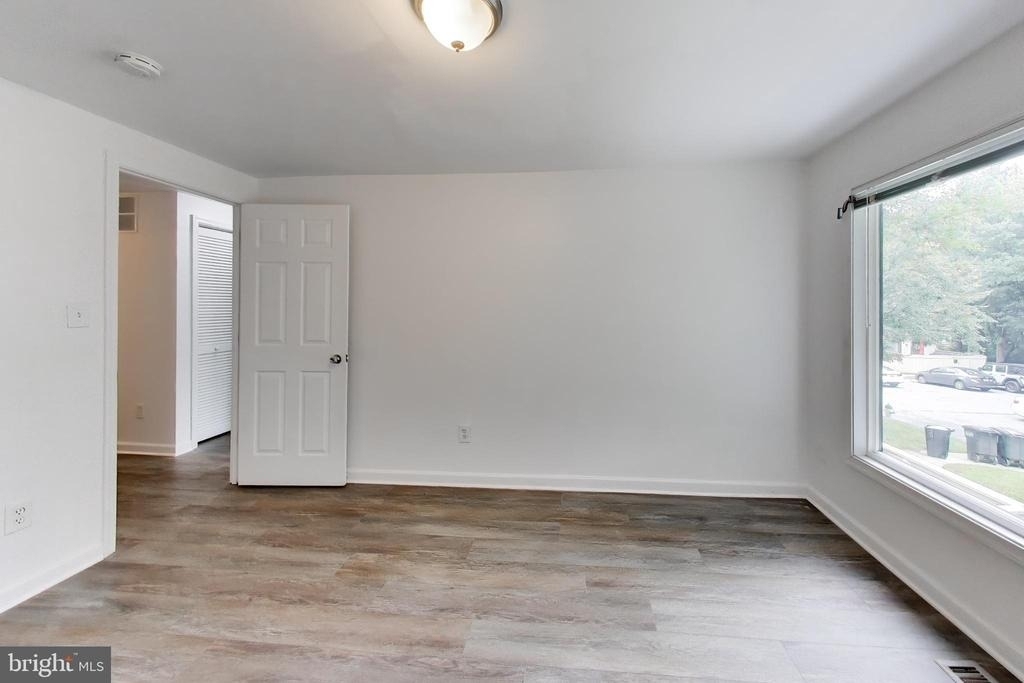 9391 Chadburn Place - Photo 15