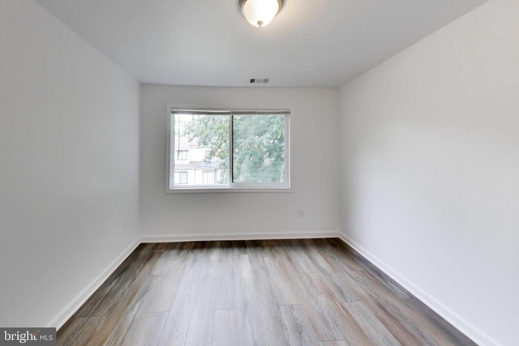 9391 Chadburn Place - Photo 21