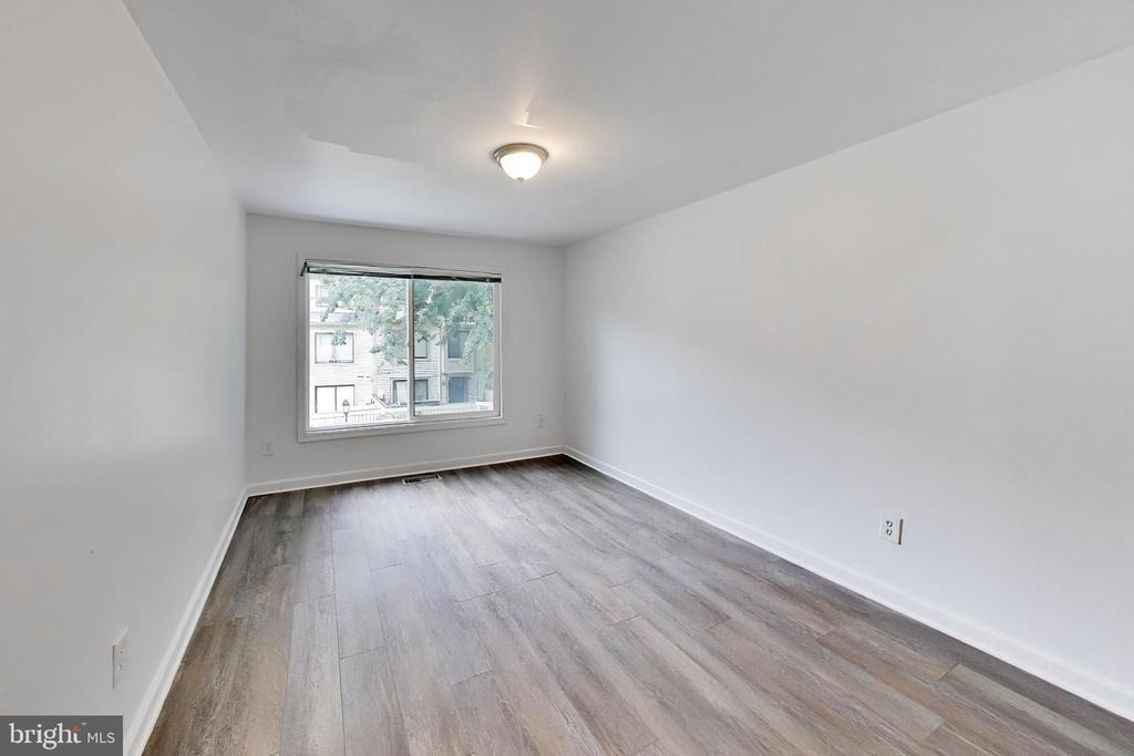 9391 Chadburn Place - Photo 14