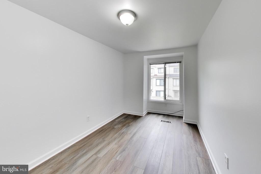 9391 Chadburn Place - Photo 18