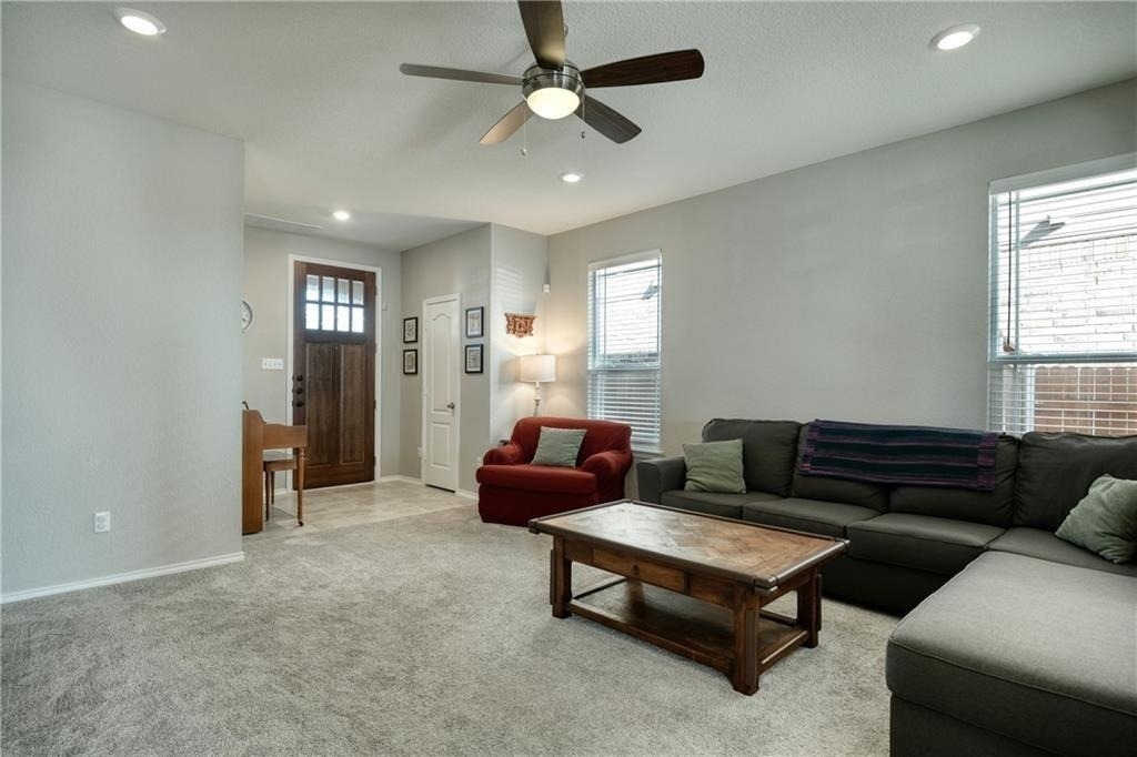 220 Danablu Dr - Photo 2