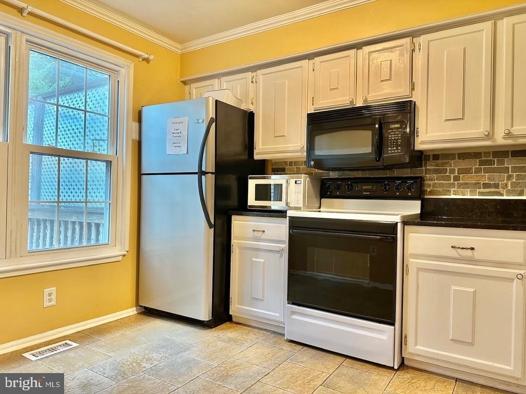 13005 Climbing Ivy Drive - Photo 2