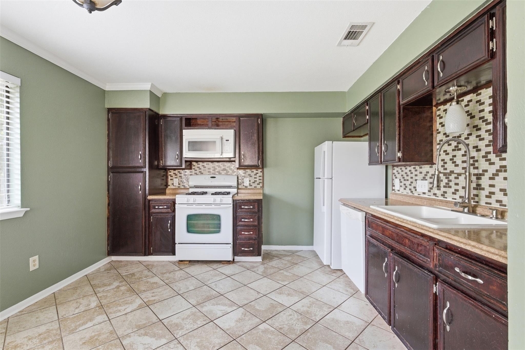 105 Norwood Dr - Photo 5