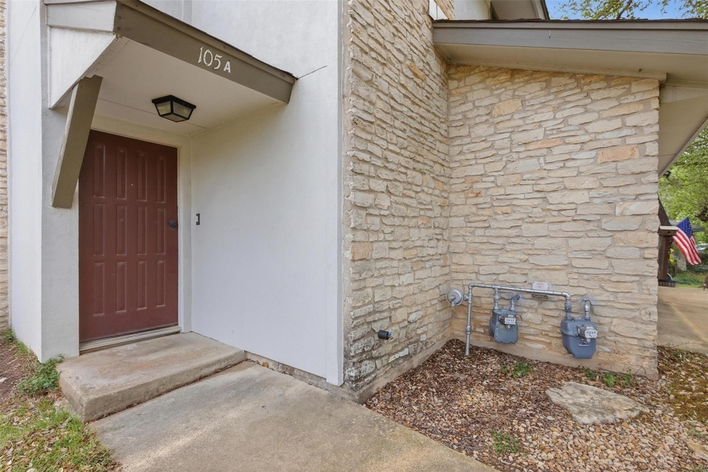 105 Norwood Dr - Photo 1