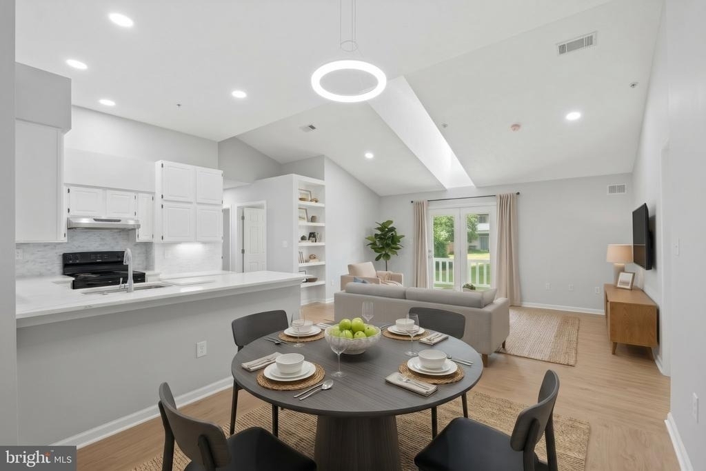 12216 Eagles Nest Court - Photo 4