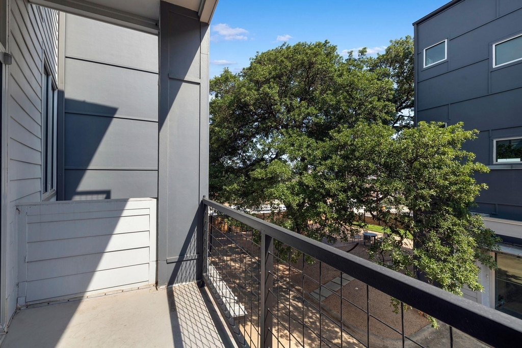 1500 Summit St - Photo 10