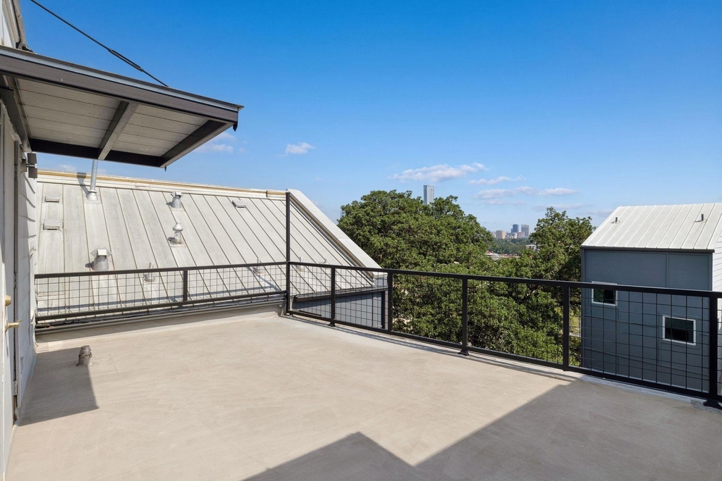 1500 Summit St - Photo 19