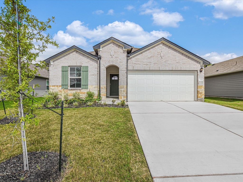 1305 Camden Ln - Photo 1