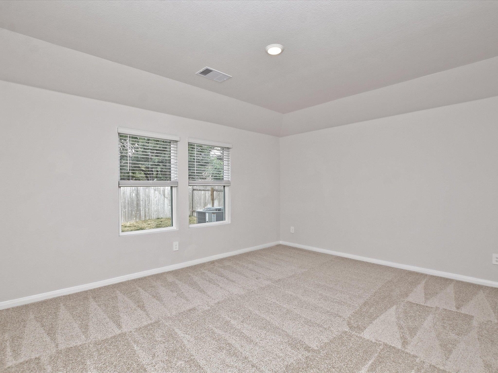 1305 Camden Ln - Photo 11