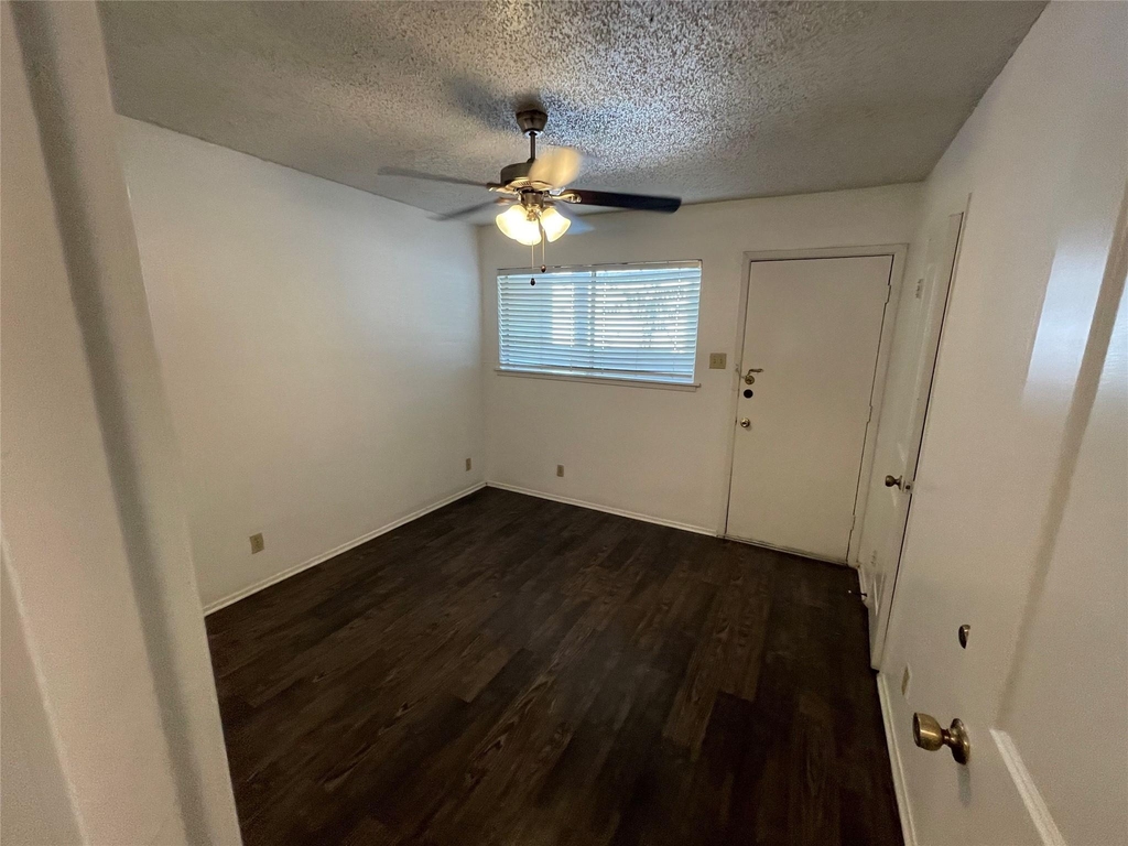 2801 Hemphill Park - Photo 3