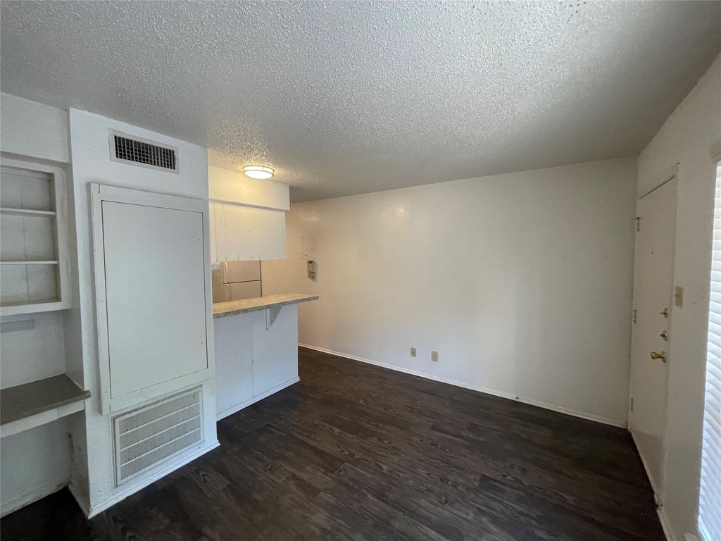 2801 Hemphill Park - Photo 2
