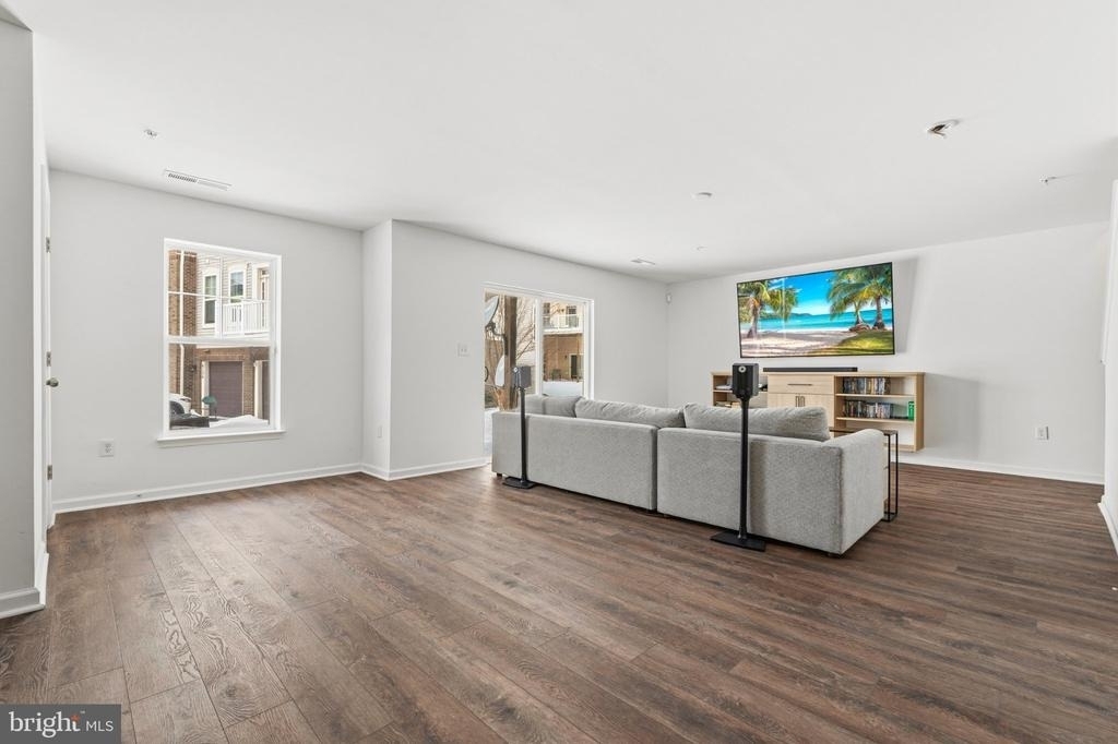 5902 Forum Square - Photo 22
