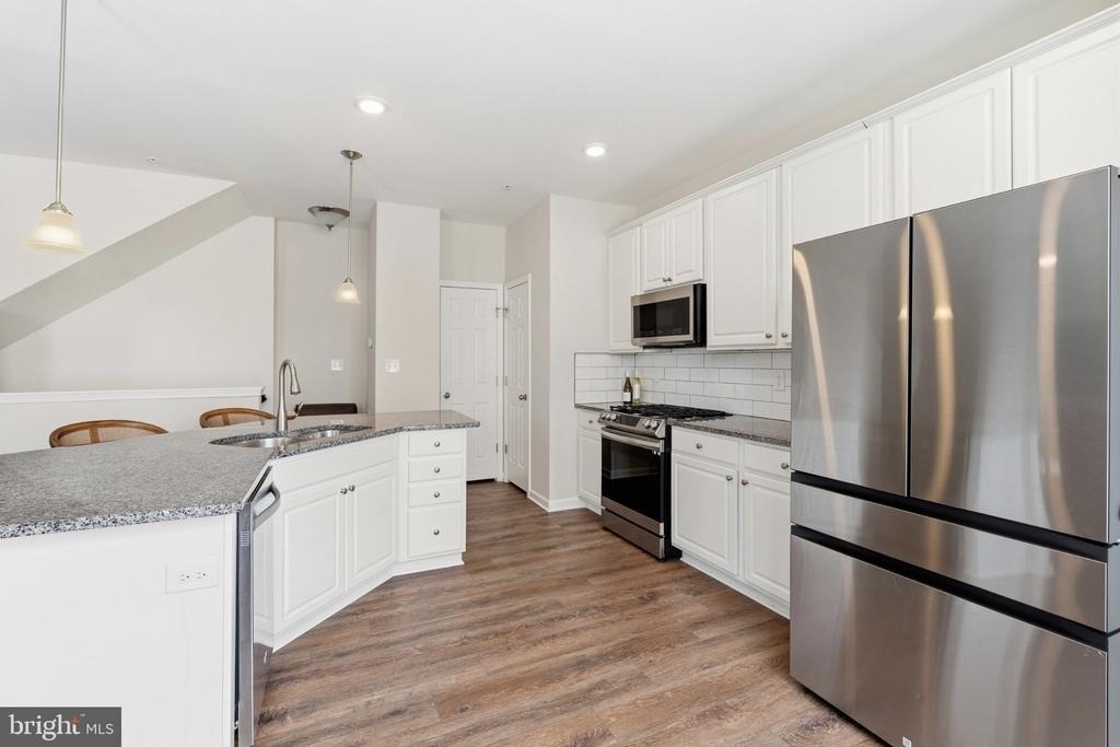 5902 Forum Square - Photo 4