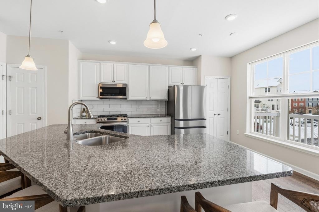 5902 Forum Square - Photo 7