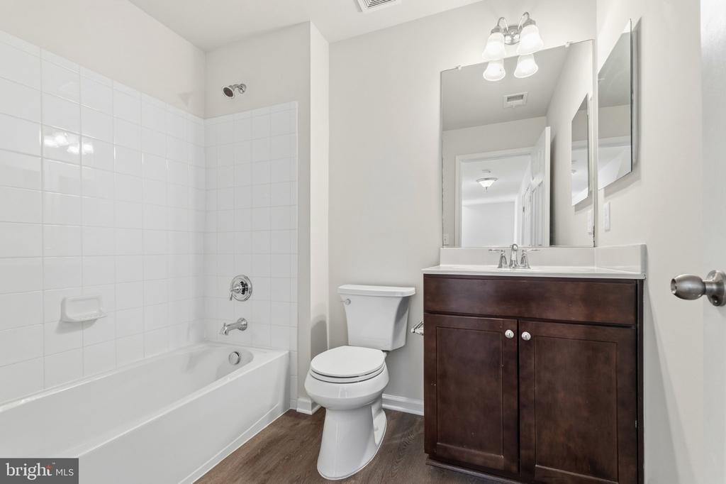 5902 Forum Square - Photo 15