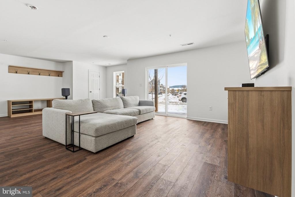 5902 Forum Square - Photo 21