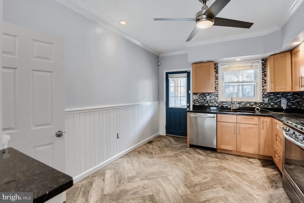 715 S Curley Street - Photo 5