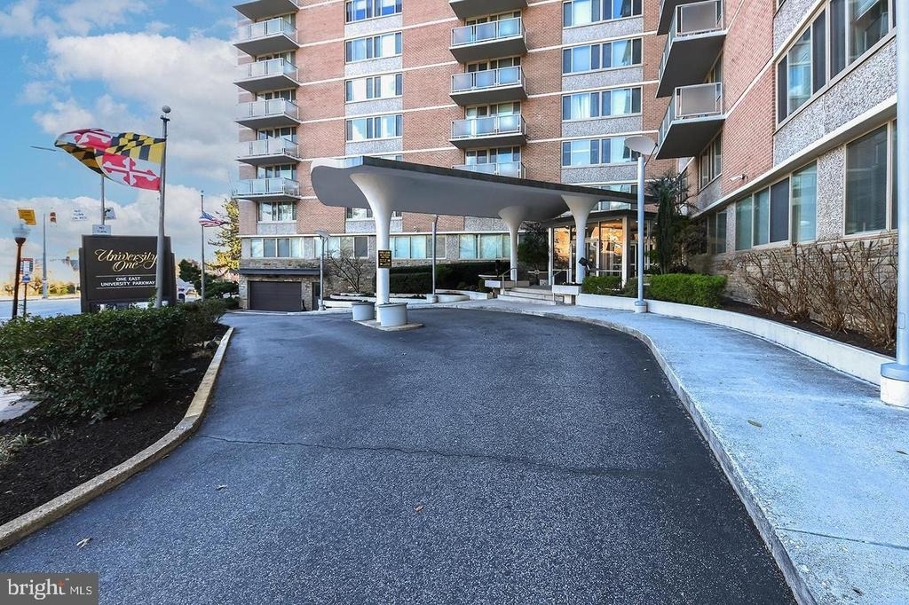 1 E University Parkway - Photo 18