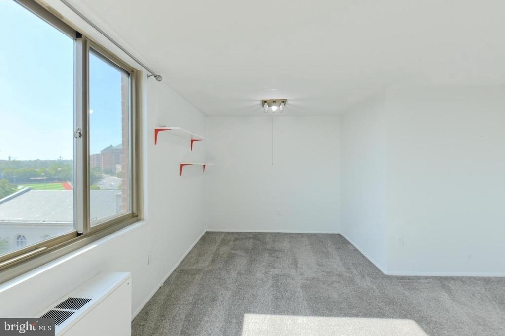 1 E University Parkway - Photo 10