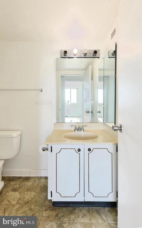 1 E University Parkway - Photo 14