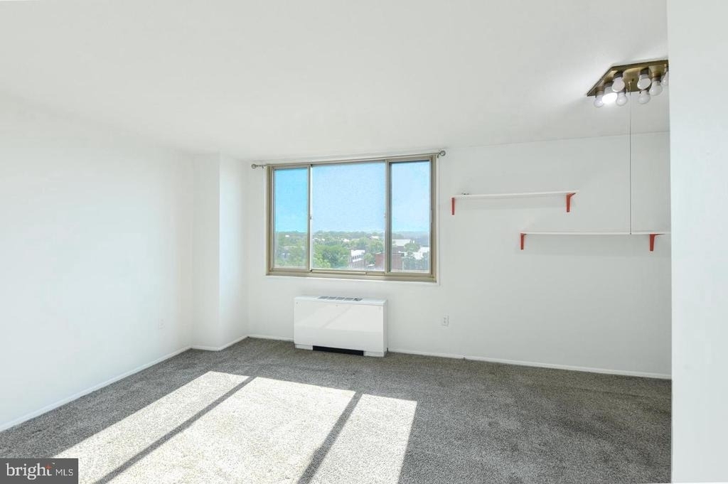 1 E University Parkway - Photo 13