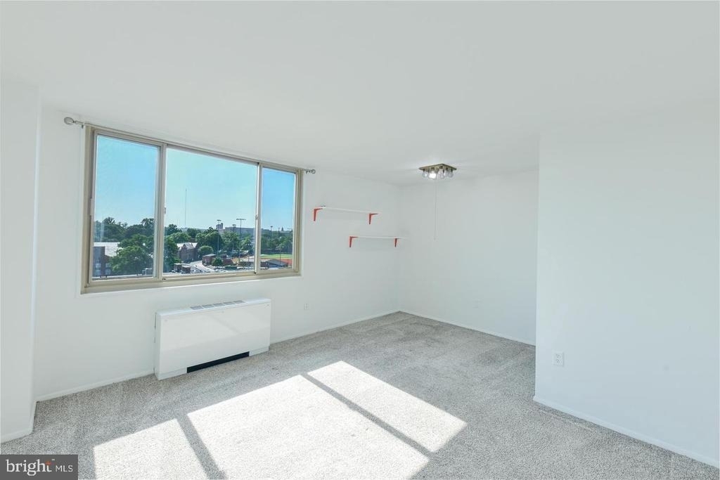 1 E University Parkway - Photo 9