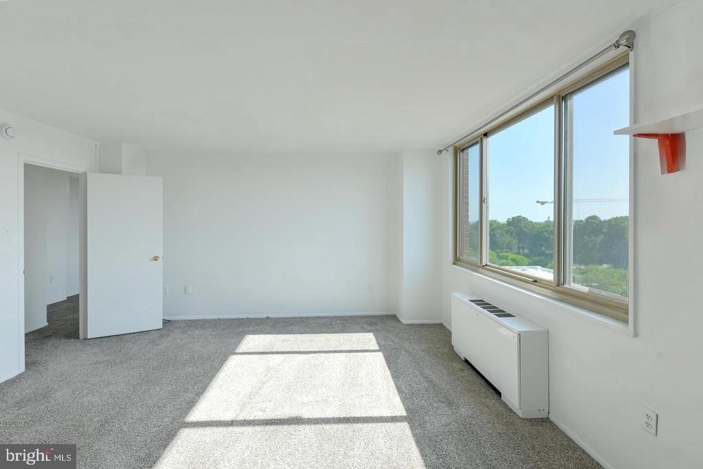 1 E University Parkway - Photo 12