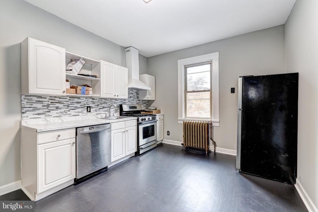 3301 Foster Avenue - Photo 2