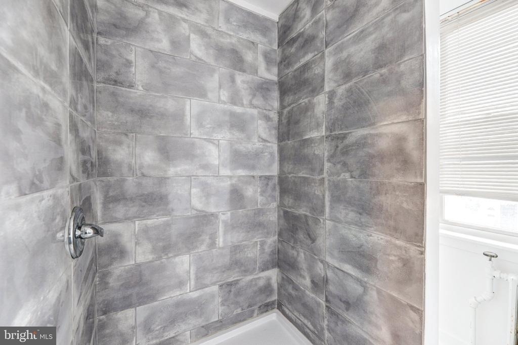 3301 Foster Avenue - Photo 7