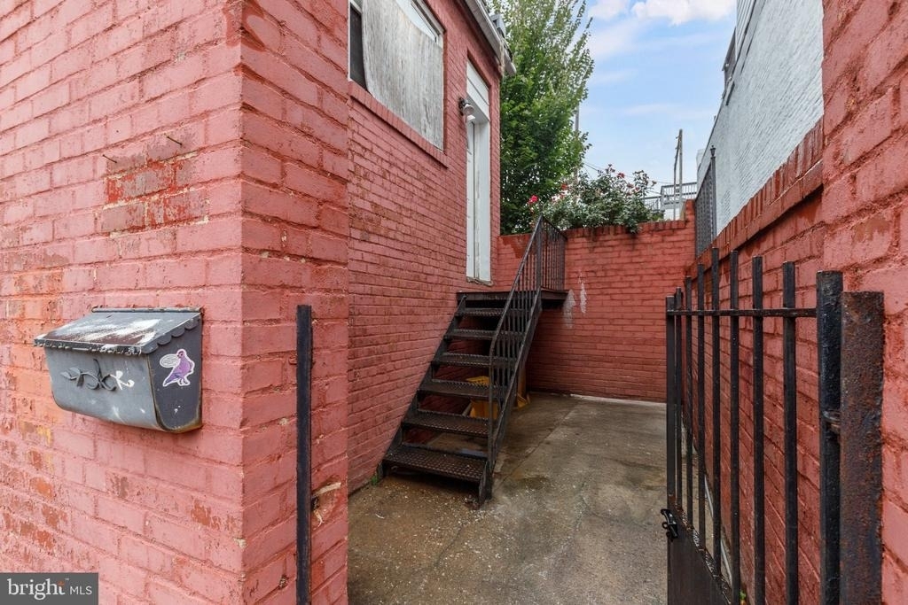 3301 Foster Avenue - Photo 14