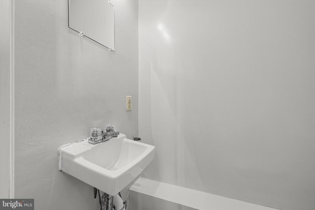 910 Southern Avenue Se - Photo 5