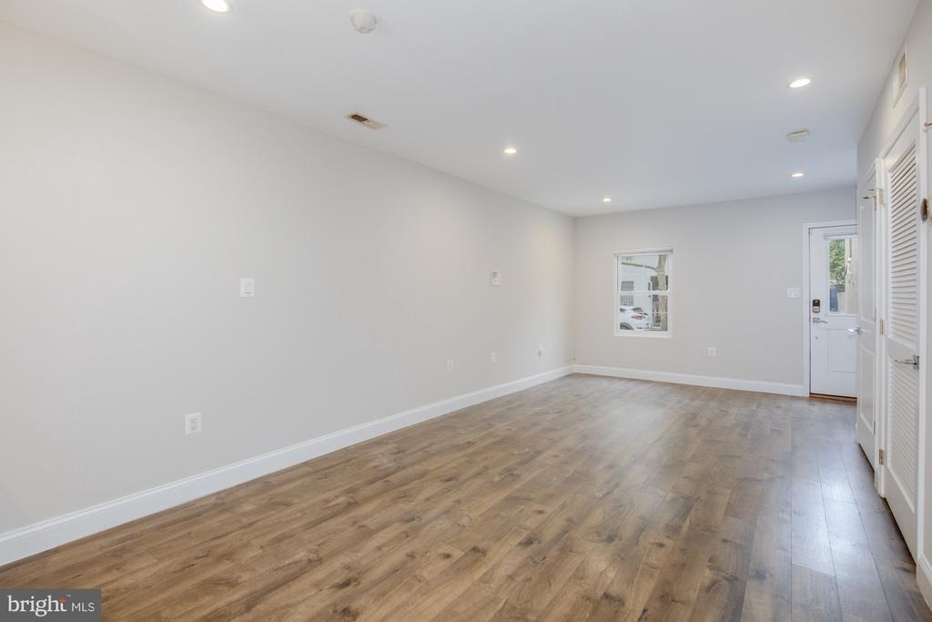 435 Ridge Street Nw - Photo 7