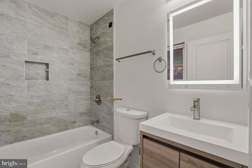 4442 B Street Se - Photo 9
