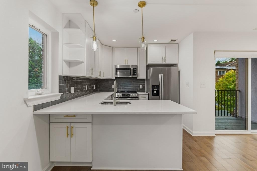 4442 B Street Se - Photo 4