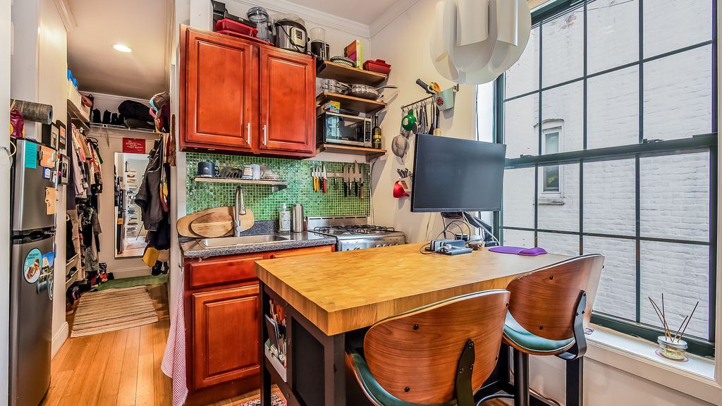 552 Lincoln Pl - Photo 4