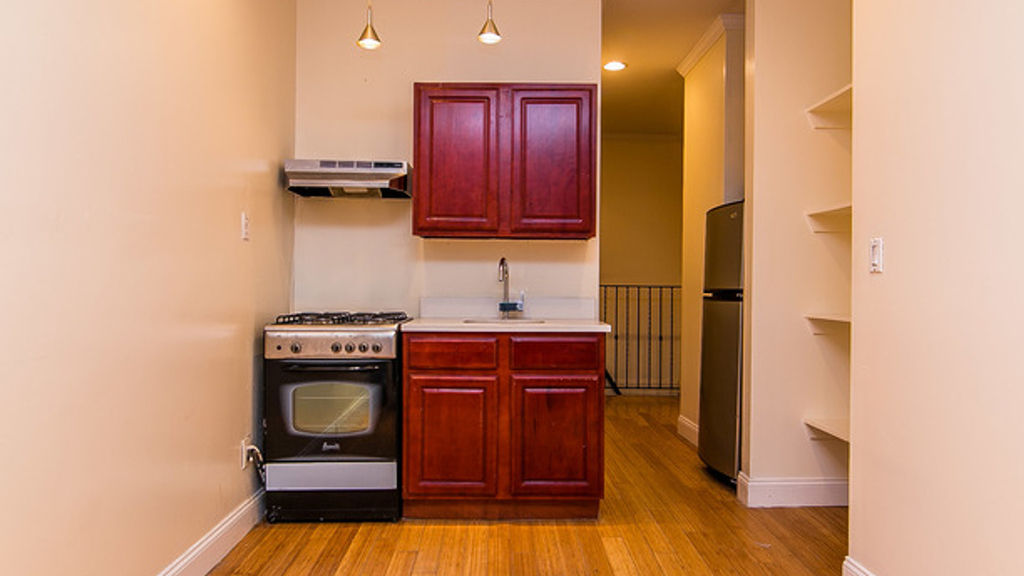 552 Lincoln Pl - Photo 17