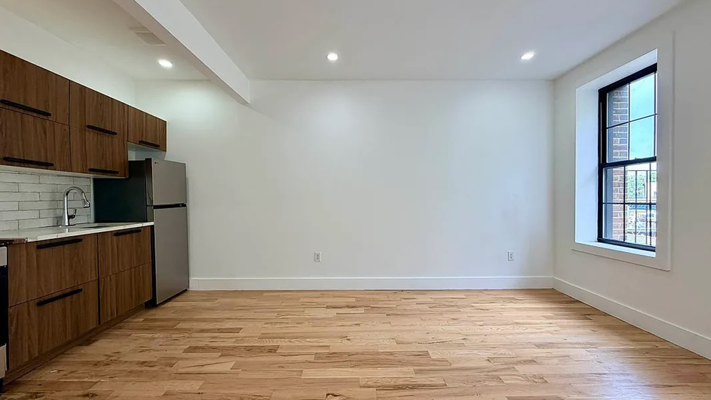 22 Patchen Ave - Photo 5