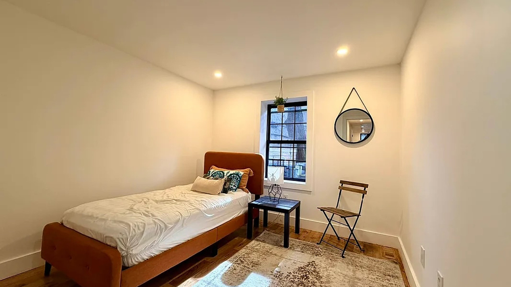 22 Patchen Ave - Photo 8