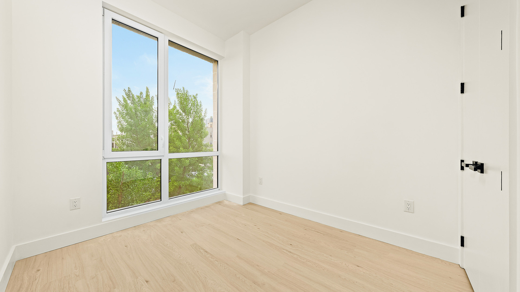 733 Lincoln Pl - Photo 4