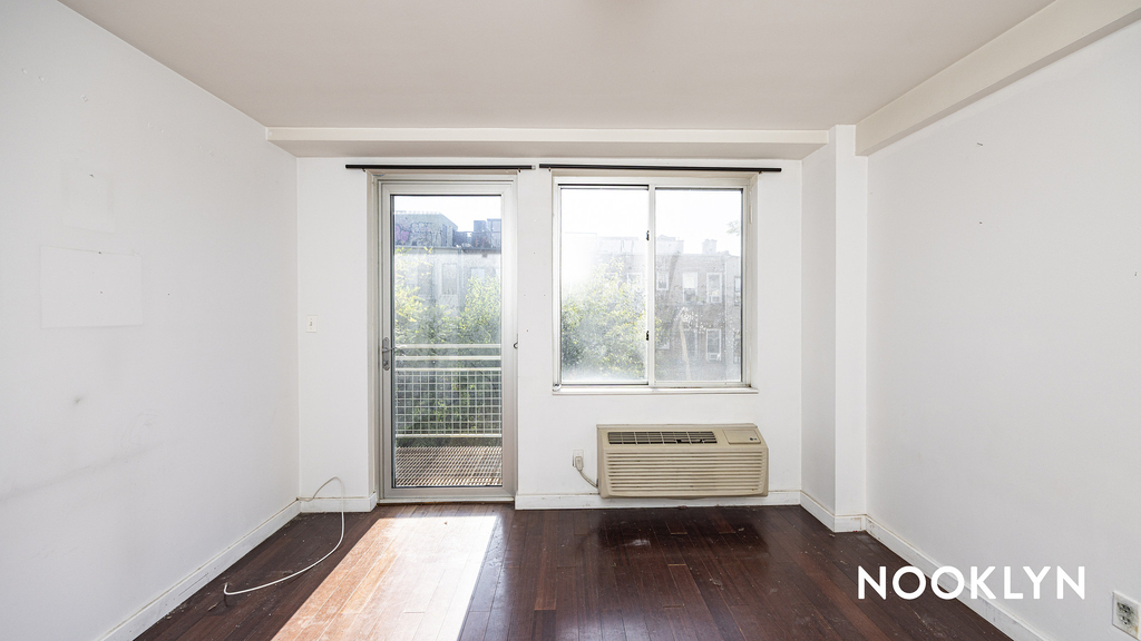 286 Stanhope St - Photo 4