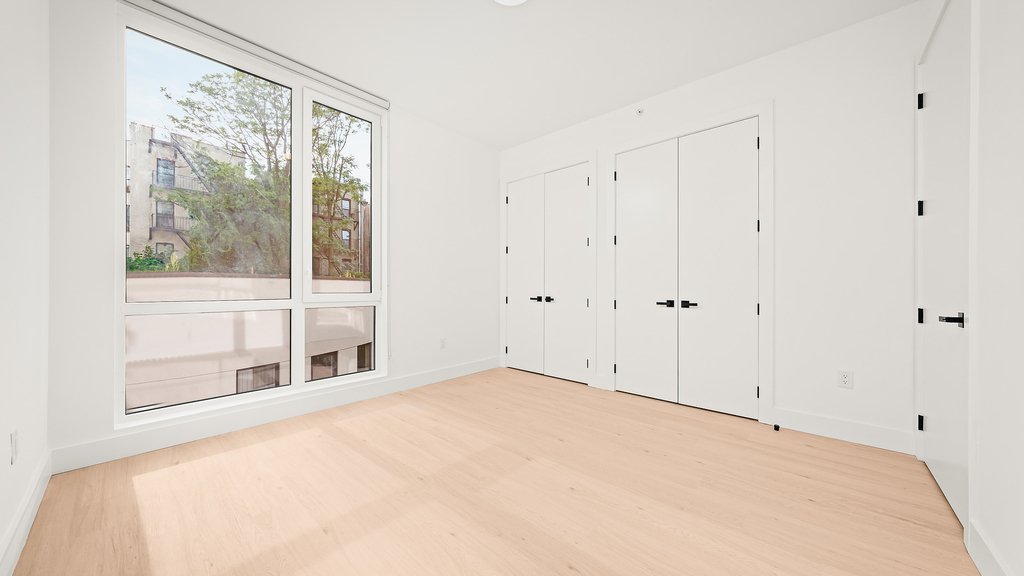 733 Lincoln Pl - Photo 9